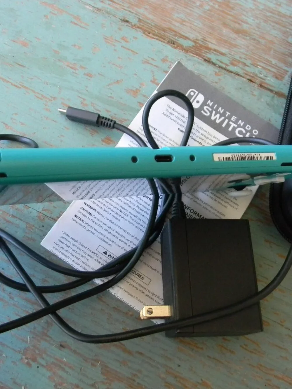 Nintendo Switch Lite TURQUOISE CASE & CHARGING CORD/MANUAL